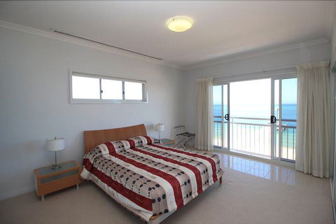 Deep Blue 14 - Accommodation Gold Coast 4