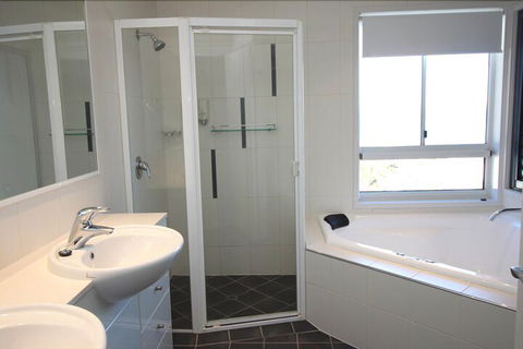 Deep Blue 14 - Accommodation Gold Coast 5