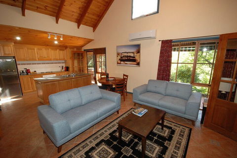 Garden Cottage Beechworth - Accommodation Gold Coast 4