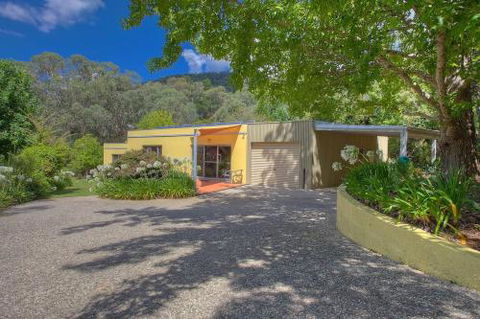 A Bach At Bright Bright VIC - Accommodation Gold Coast 1