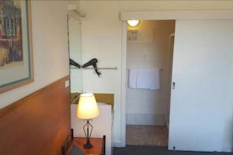 Mt Lyell Motor Inn - Gold Coast 4U 6