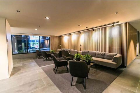 JC Marina Tower Docklands - Accommodation Gold Coast 6