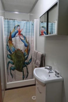 Mud Crab Motel - Gold Coast 4U 1