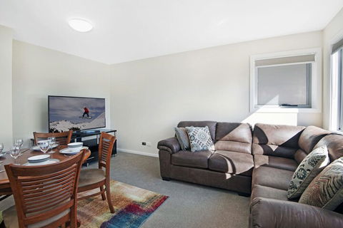 T-Bar On Twynam - Accommodation Gold Coast 7