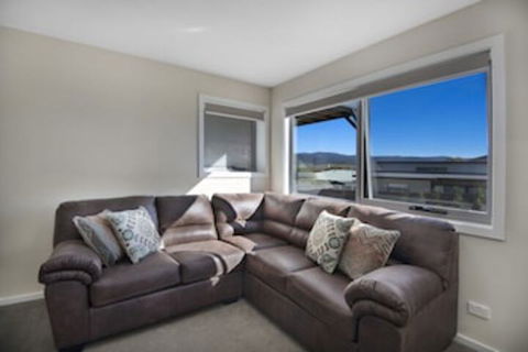 T-Bar On Twynam - Accommodation Gold Coast 0