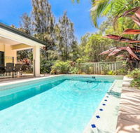 Large House with Pool - Accommodation Gold Coast