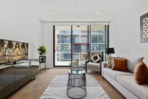 HomeHotel Waterside Luxury & New Residences - 1 Gold Coast 0