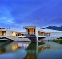 Alkira Award Winning Luxury Holiday Home - Gold Coast 4U