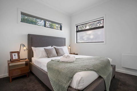 89 Fancy Doncaster Home - Accommodation Gold Coast 6