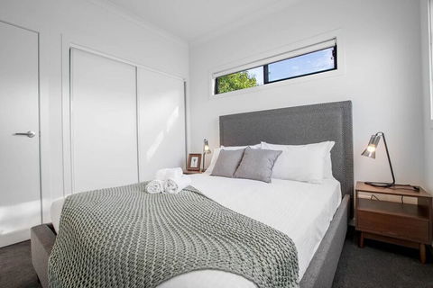 89 Fancy Doncaster Home - Accommodation Gold Coast 2