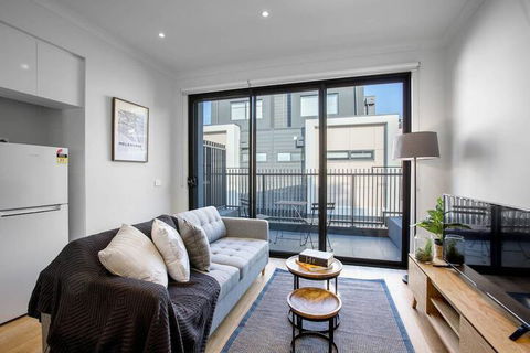 89 Fancy Doncaster Home - Accommodation Gold Coast 7