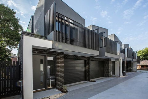 89 Fancy Doncaster Home - Accommodation Gold Coast 1