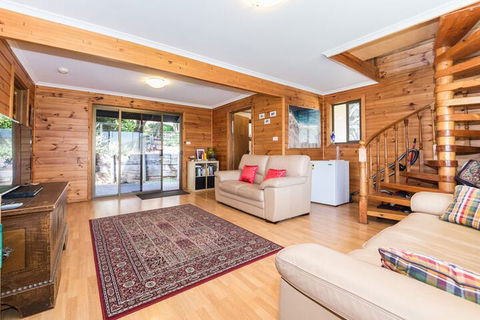 31 Elizabeth Crescent - Gold Coast 4U 4