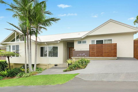 Oceanview - Accommodation Gold Coast 1
