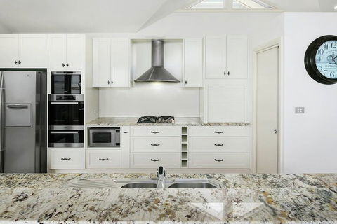 Oceanview - Accommodation Gold Coast 6