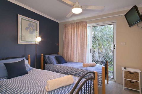 1 / 17 22nd Ave Sawtell NSW - Gold Coast 4U 3