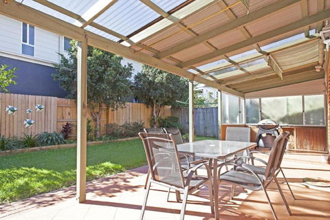 Floreat Sawtell NSW - Gold Coast 4U 6