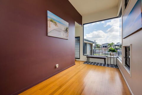 Gold Coast Stunning Waterfront Retreat By Hostrelax - Accommodation Gold Coast 2
