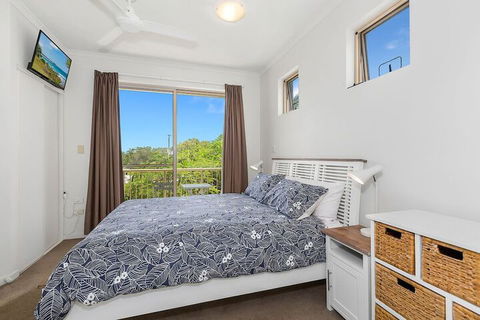 BEACH BLISS LUXURIOUS APARTMENT With POOL - Accommodation Gold Coast 5