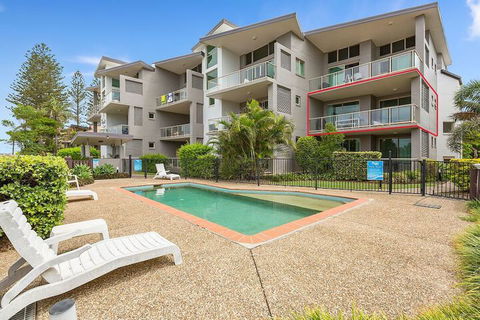 BEACH BLISS LUXURIOUS APARTMENT With POOL - Accommodation Gold Coast 0