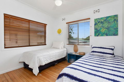 BEACH HOUSE On PEARL - Accommodation Gold Coast 1