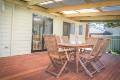 17 Broadbeach Drive - Gold Coast 4U 0