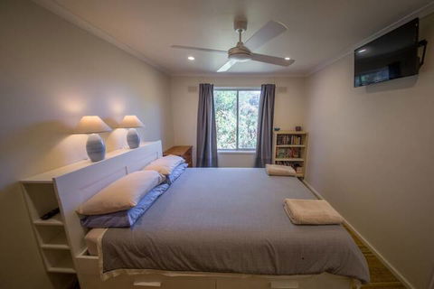 17 Broadbeach Drive - Gold Coast 4U 2