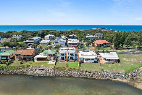 Nosie 1 Sawtell NSW - Gold Coast 4U 1