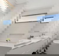 Pukeko Beach House - Accommodation Gold Coast