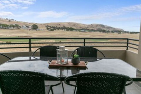 Front 9 Then Dine 3 / 61 St. Andrews Boulevard - Gold Coast 4U 0