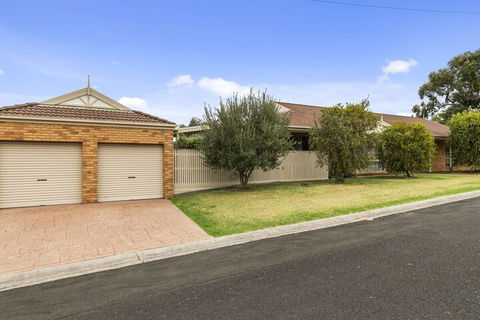 Seaholme Free Wifi & Foxtel - Accommodation Gold Coast 1