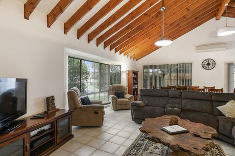 Seaholme Free Wifi & Foxtel - Accommodation Gold Coast 3