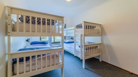Pescarina Free Wifi & Netflix - Accommodation Gold Coast 3
