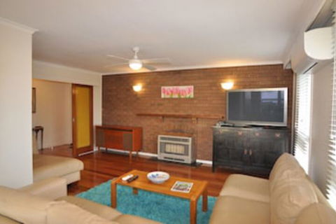 Salty Sands Meters From THE Beach Free Wifi - Accommodation Gold Coast 0