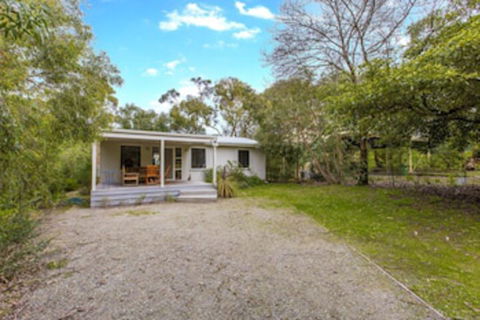 Breezes PET Friendly - Accommodation Gold Coast 0