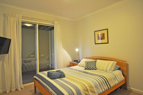 THE Sails 8 Linen Included Central Location - Accommodation Gold Coast 3