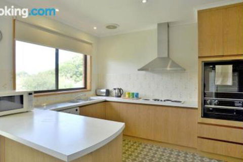 Family Retreat On Anderson - Accommodation Gold Coast 3