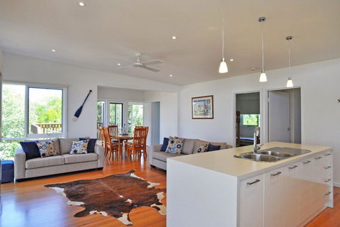 Scarborough Serenity PET Friendly - Accommodation Gold Coast 6
