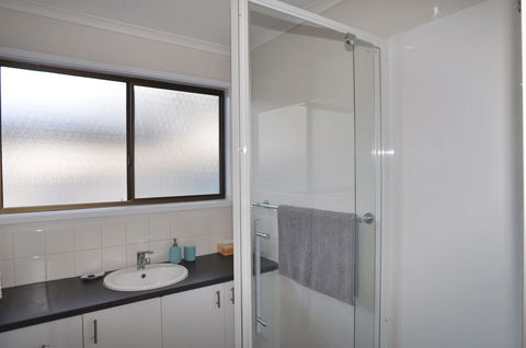 Kyeema Free Wifi & Netflix PET Friendly - Accommodation Gold Coast 2