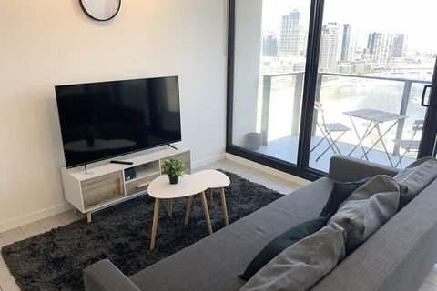 JC Water View Apartment On La Trobe - Accommodation Gold Coast 2