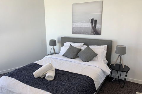 JC Water View Apartment On La Trobe - Accommodation Gold Coast 3