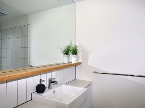 Luxe Townhouse 2 Inlet Side - Accommodation Gold Coast 2