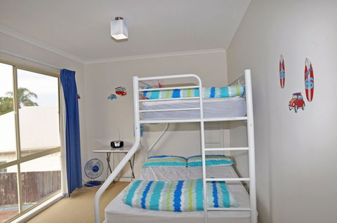 THE Esplanade 4 Free Wifi & Foxtel - Accommodation Gold Coast 1