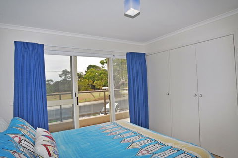 THE Esplanade 4 Free Wifi & Foxtel - Accommodation Gold Coast 6