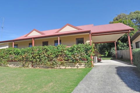 Beilby Beach Cottage Free Wifi & Foxtel PET Friendly - Accommodation Gold Coast 0