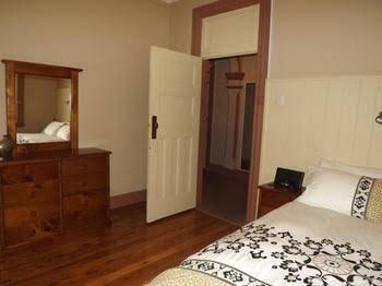 Rosalea Guesthouse - Accommodation Gold Coast 0