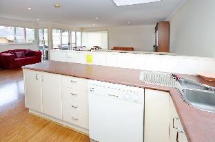 Redman Place 2 / 9 - Gold Coast 4U 1