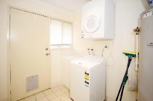 Redman Place 2 / 9 - Gold Coast 4U 4