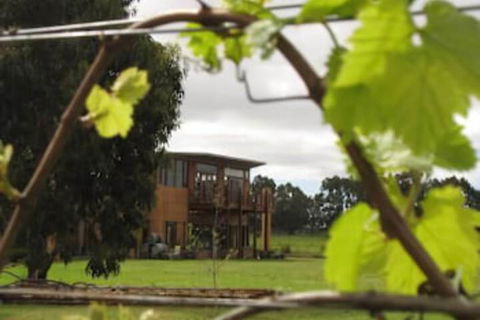 Bettenay Loft Spa Apartment & Lakeview Chalets - Gold Coast 4U 0
