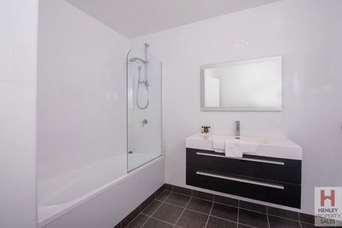 Gippsland Twelve Spacious & Central With Off Street Parking - Accommodation Gold Coast 2
